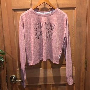 EUC Womens Rae Dunn workout top, Sz M, Blush.  “Gym Now Wine Later.”